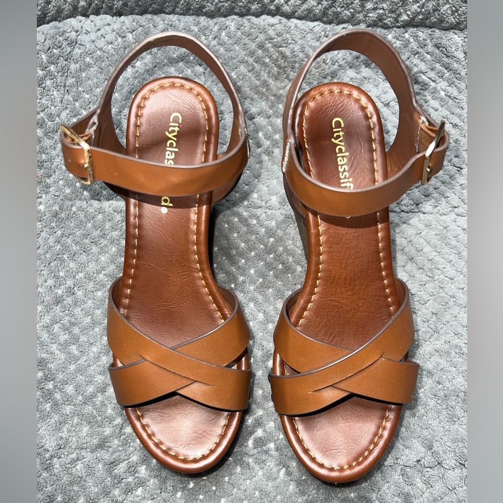 BROWN WEDGES